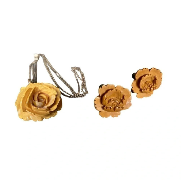 BAKELITE Antique 1920s Butterscotch Rose Pendant on Original Chain & Earrings - Picture 1 of 13